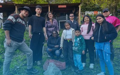 Jóvenes del programa de Turismo Digital fortalecen la transformación digital de la Escuela de Cultura Campesina en Usme